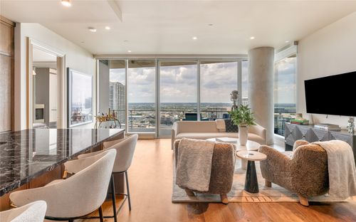 1502-3130 N Harwood, Dallas, TX, 75201 | Card Image