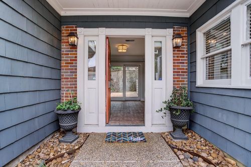 2228 Addison Rd, Houston, TX, 77030-1142 | Card Image