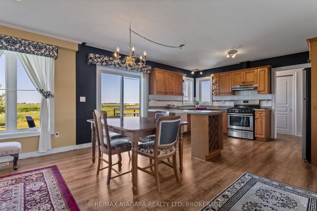 374 Niagara Stone Rd, House other with 5 bedrooms, 3 bathrooms and 6 parking in Niagara on the Lake ON | Image 11