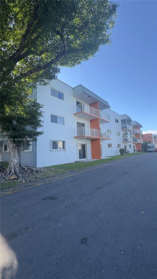 103-c-11309 Sw 200th St, Miami, FL, 33157-8434 | Card Image