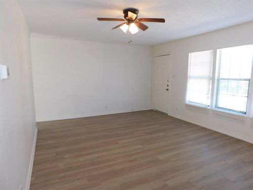 d-1002 Southwalk St, Georgetown, TX, 78626-7852 | Card Image