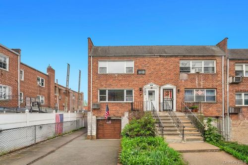 7416 85th Rd, Woodhaven, NY, 11421-1012 | Card Image