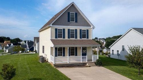 43 Upland Ct, STUARTS DRAFT, VA, 24477-2968 | Card Image