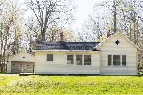 15232 Three Oaks Rd, Three Oaks, MI, 49128-9547 | Card Image