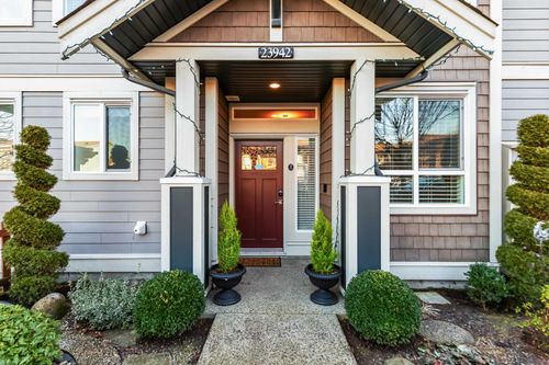 23942 Kanaka Way, Maple Ridge, BC, V2W0H7 | Card Image