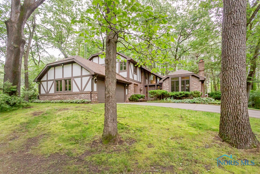 Manore Rd, Whitehouse, OH 43571