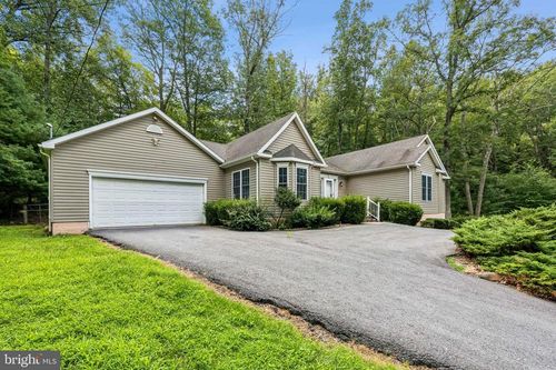 2066 Jewell Hollow Rd, Luray, VA, 22835-5748 | Card Image
