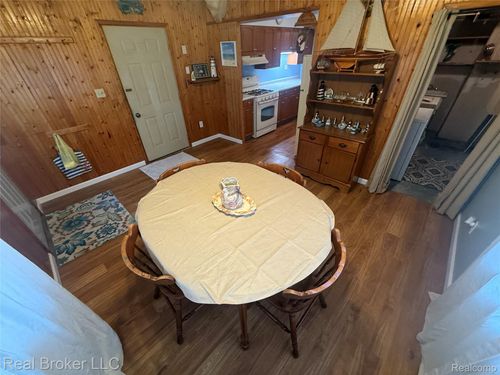 8637 Rowe Rd, Pigeon, MI, 48755-9745 | Card Image