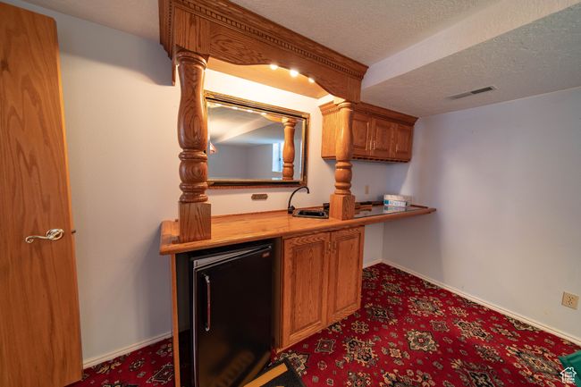 Wet Bar in the game room | Image 37