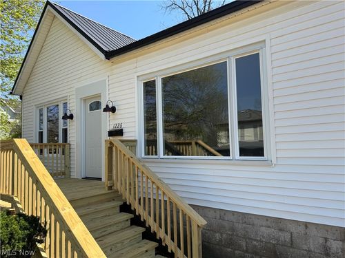 1226 Gomber Ave, Cambridge, OH, 43725-2567 | Card Image