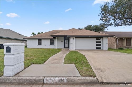3001 Bluebird Ave, McAllen, TX, 78504-5124 | Card Image