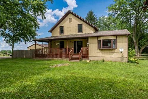 7018 Best Rd, PECATONICA, IL, 61063-8806 | Card Image