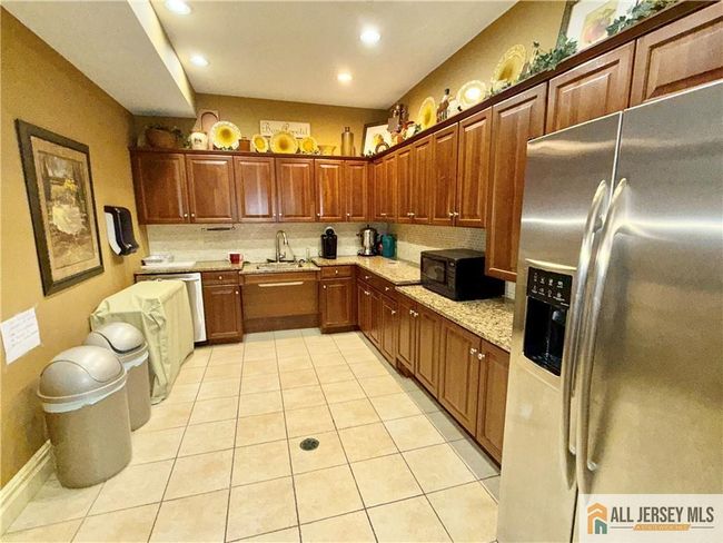 APT-211 - 540 Cranbury Rd, Townhouse with 1 bedrooms, 1 bathrooms and null parking in East Brunswick NJ | Image 19