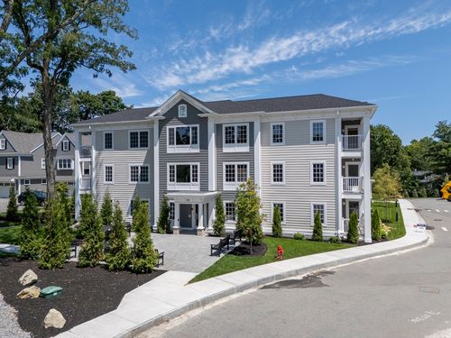 104-93 Bedford St, Lexington, MA, 02420-4327 | Card Image