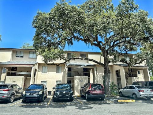 2-7607 Abbey Ln, TAMPA, FL, 33617-8525 | Card Image