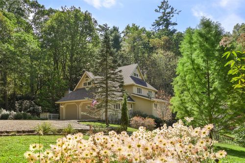 328 Webbmont Rd, Highlands, NC, 28741-8640 | Card Image