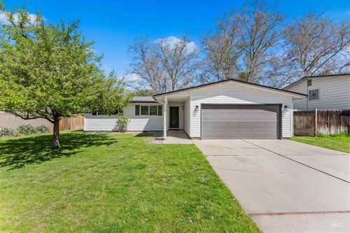 4700 N Jennifer St, Boise, ID, 83704-2923 | Card Image