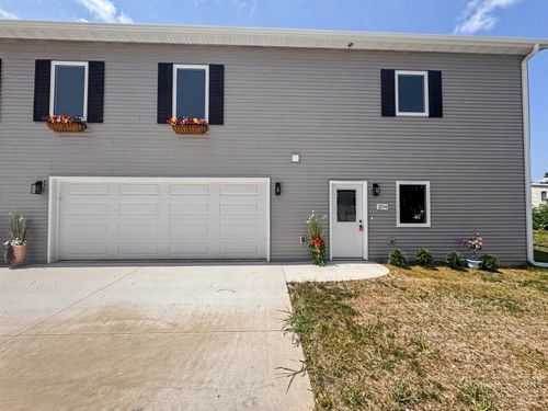 204 3rd St Nw, Waukon, IA, 52172 | Card Image