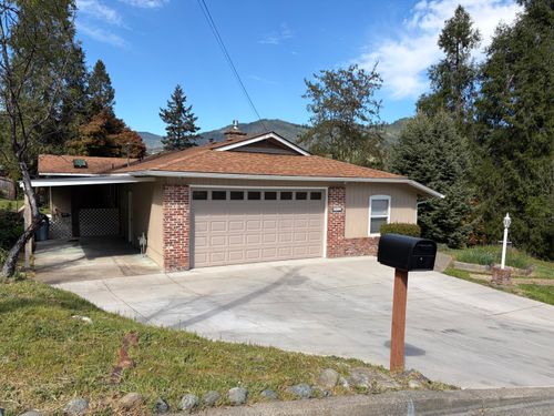 908 Nw Hewitt Ln, Grants Pass, OR, 97526-1145 | Card Image