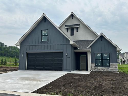 2469 Sharon Ln, Hudson, WI, 54016-4007 | Card Image