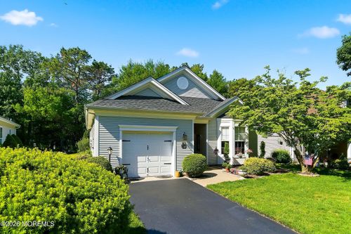 4 April Springs Ct, Lakewood, NJ, 08701-7365 | Card Image