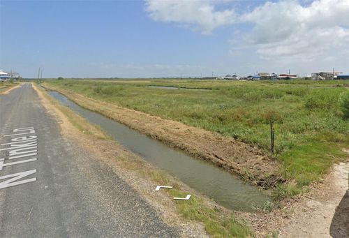 1266 N Tinkle Ln, Crystal Beach, TX, 77650 | Card Image