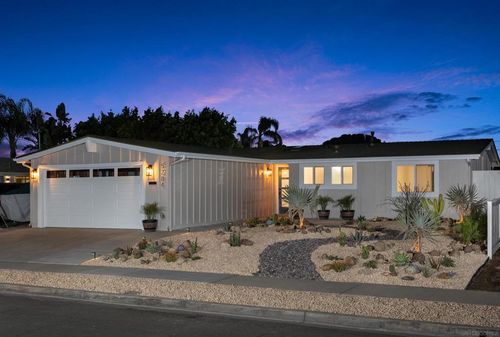 5284 Winthrop St, San Diego, CA, 92117-1550 | Card Image