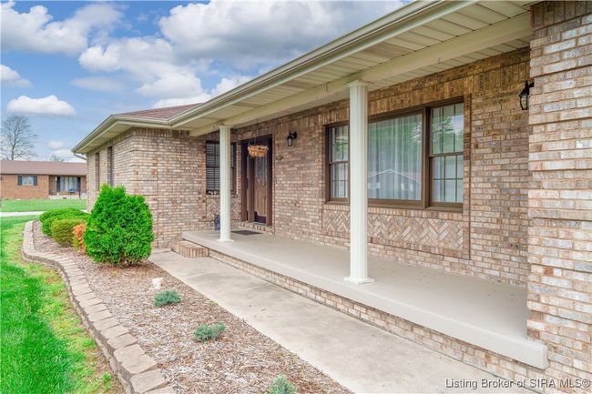 85 Northfield Dr, Home with 3 bedrooms, 3 bathrooms and null parking in Scottsburg IN | Image 27