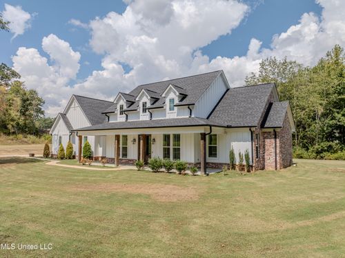 14424 Myers Plantation Cv, Byhalia, MS, 38611-5000 | Card Image