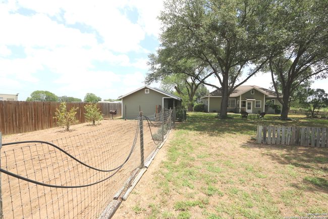 6359 Cooksey Rd, House other with 3 bedrooms, 2 bathrooms and null parking in Adkins TX | Image 16