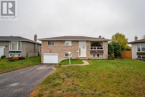 19 Knox Crt, North Bay, ON, P1A2P6 | Card Image