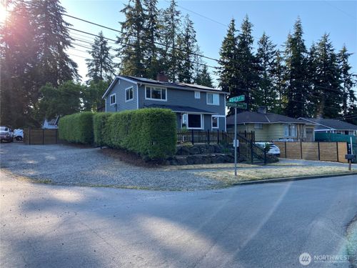 14303 Sunnyside Ave N, Seattle, WA, 98133-7236 | Card Image