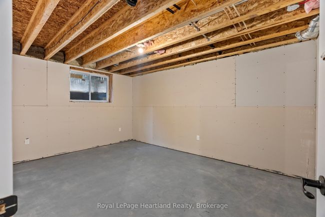 411 Jane St, House other with 7 bedrooms, 3 bathrooms and 10 parking in Palmerston ON | Image 38