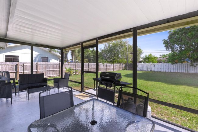 733 Se Academy Ln, House other with 2 bedrooms, 2 bathrooms and null parking in Port St. Lucie FL | Image 22