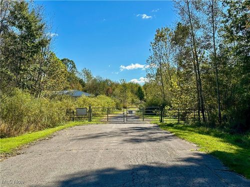 100 Cottage Grove Dr, Youngstown, OH, 44505-5700 | Card Image