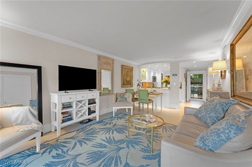 335-335 8th Ave S, Naples, FL, 34102-6803 | Card Image