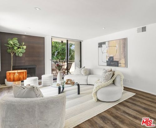321-911 N Kings Rd, West Hollywood, CA, 90069-4344 | Card Image