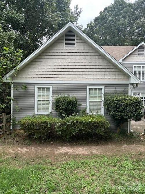 10223 Rockwood Rd, Charlotte, NC, 28215-8571 | Card Image