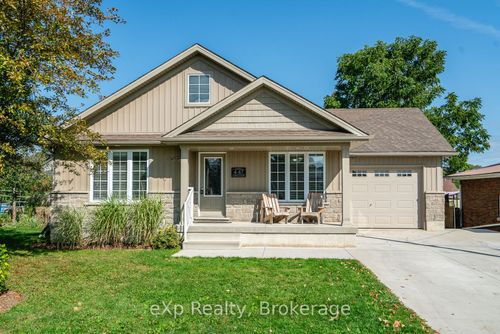 {{alt}} | Card Image