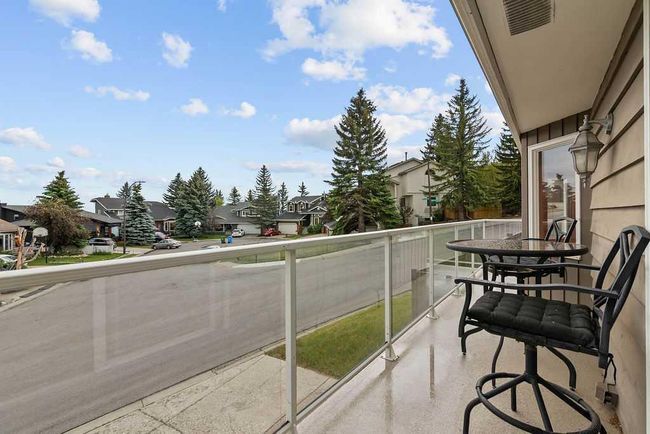 76 Coach Gate Way Sw, House other with 3 bedrooms, 2 bathrooms and 4 parking in Calgary AB | Image 27