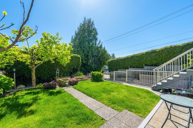 2196 Lawson Avenue, House other with 5 bedrooms, 3 bathrooms and 6 parking in West Vancouver BC | Image 37