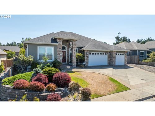 2165 Garfield St, North Bend, OR, 97459-1748 | Card Image