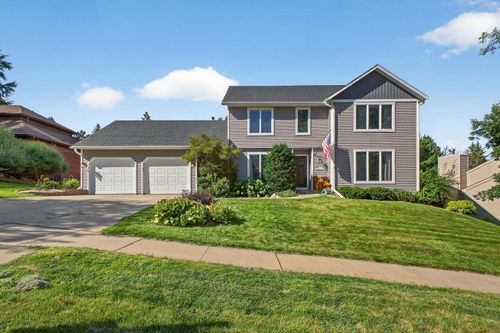 2001 Folwell Dr Sw, Rochester, MN, 55902-3404 | Card Image