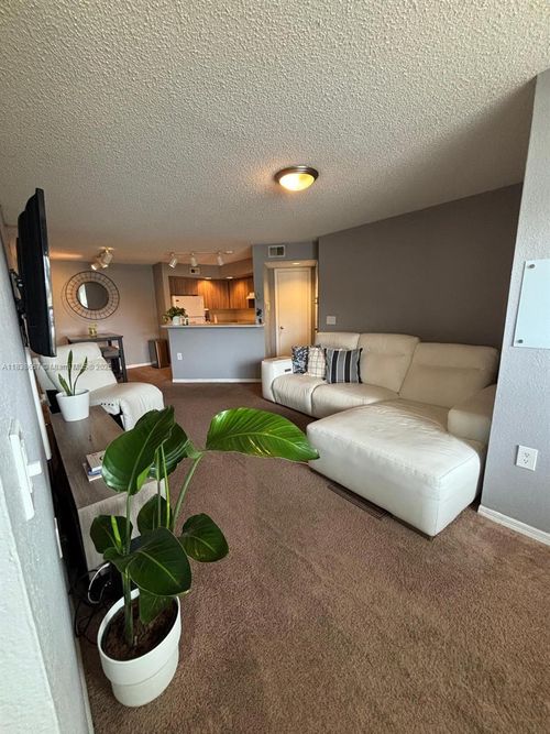 apt-1015-12620 Vista Isles Dr, Plantation, FL, 33325-1331 | Card Image