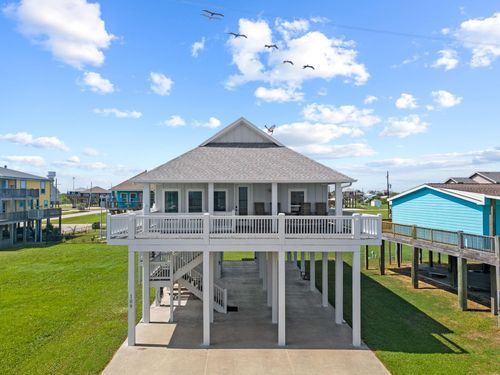 109 Ocean View Dr, Crystal Beach, TX, 77650 | Card Image