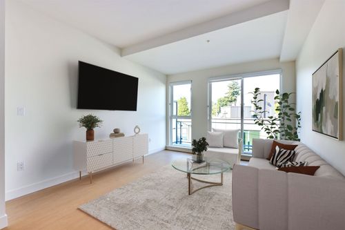 564-422 E 3rd St, North Vancouver, BC, V7L | Card Image