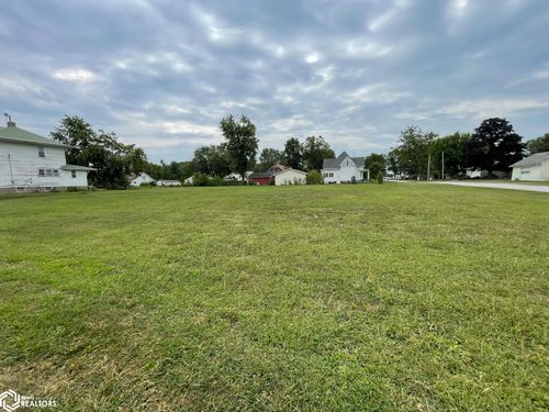 106 E Lee St, Seymour, IA, 52590-1356 | Card Image