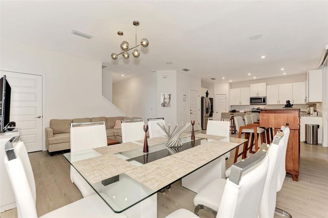 2587 Temple St, House other with 4 bedrooms, 3 bathrooms and null parking in SARASOTA FL | Image 13