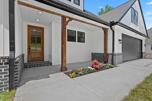 110 Elohi Ln, Loudon, TN, 37774-6916 | Card Image