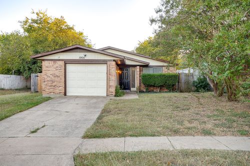 1906 Beacon Way, Fort Worth, TX, 76140-5153 | Card Image